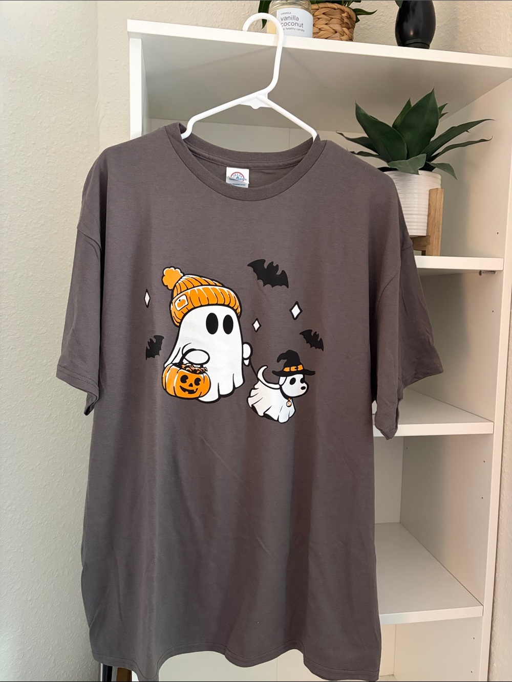 🆕 Gray Halloween Ghost Tee -Size XL